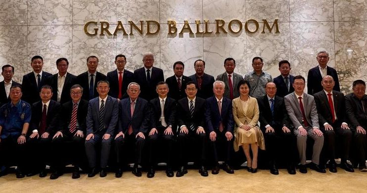 古润金偕大马华社领袖 与广东代表团交流