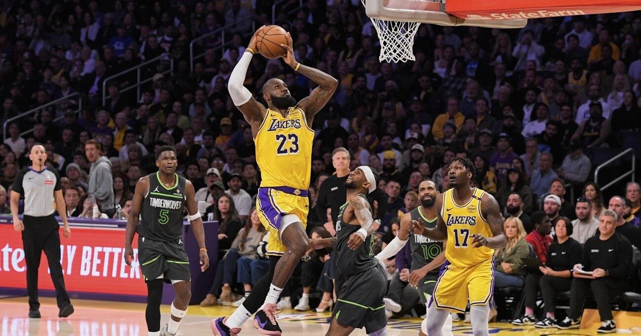 詹姆斯打第23个赛季 创NBA最长生涯纪录
