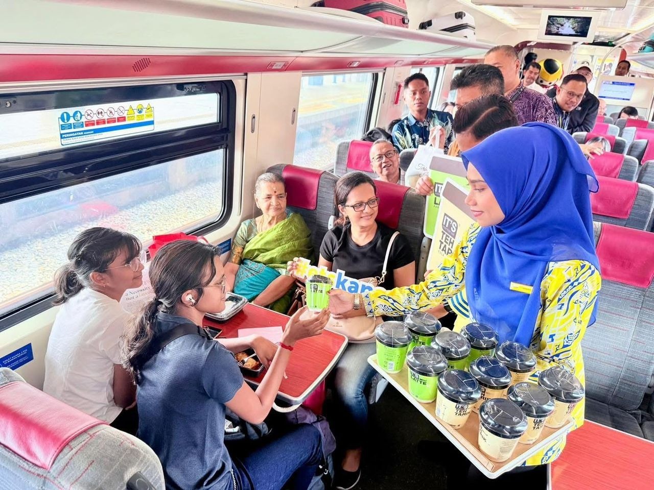 哈芝节返乡热潮 30万火车票几售罄