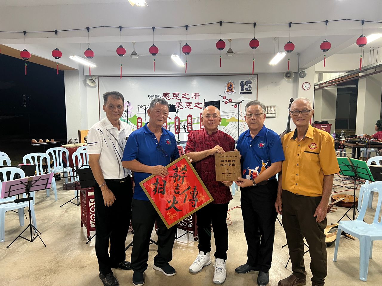 麻坡凯歌访而连突 以乐会友传佳话
