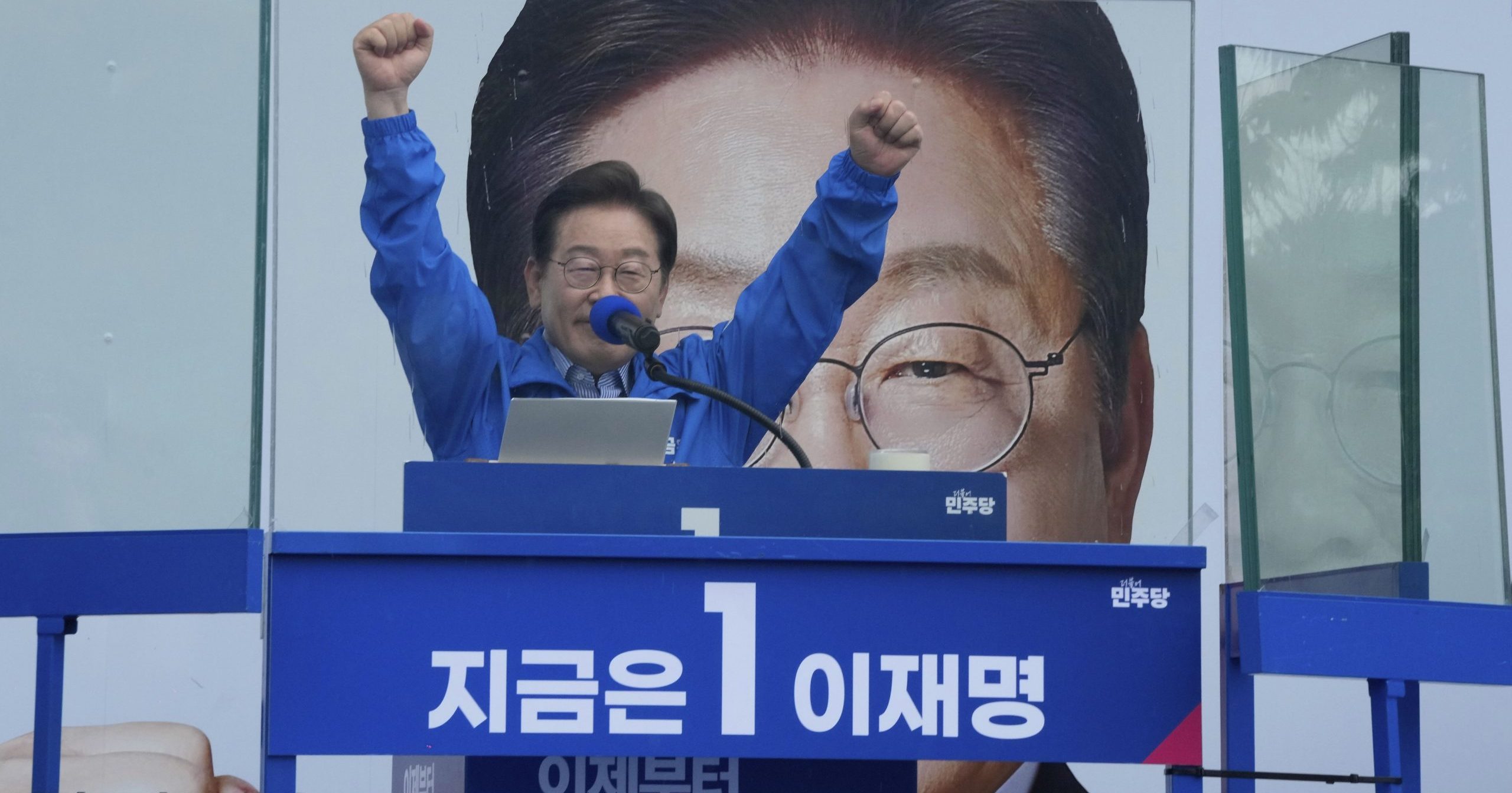 韩总统选举攻防战 李在明提“内乱”300次·金文洙提“防弹”400次