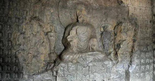 水库下惊现神秘石窟 露出上千石佛全诡异断头