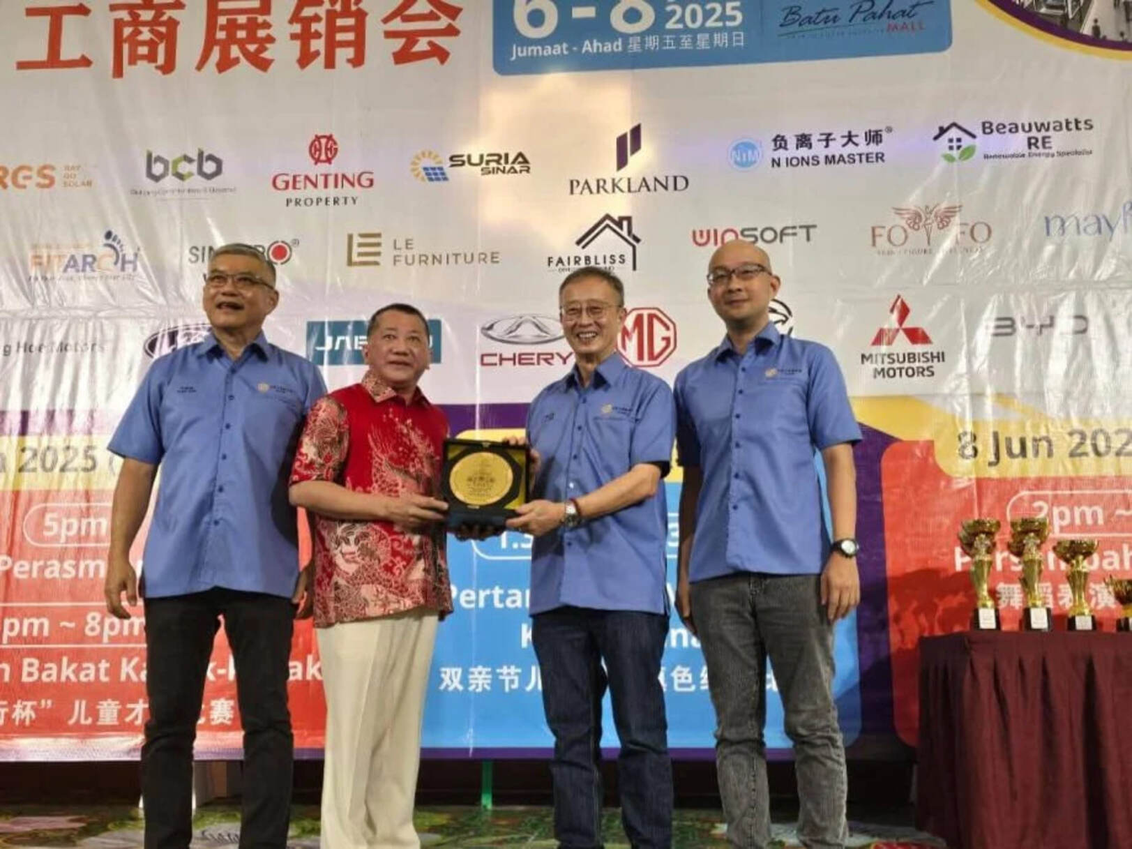 傅庆隆 张怡标