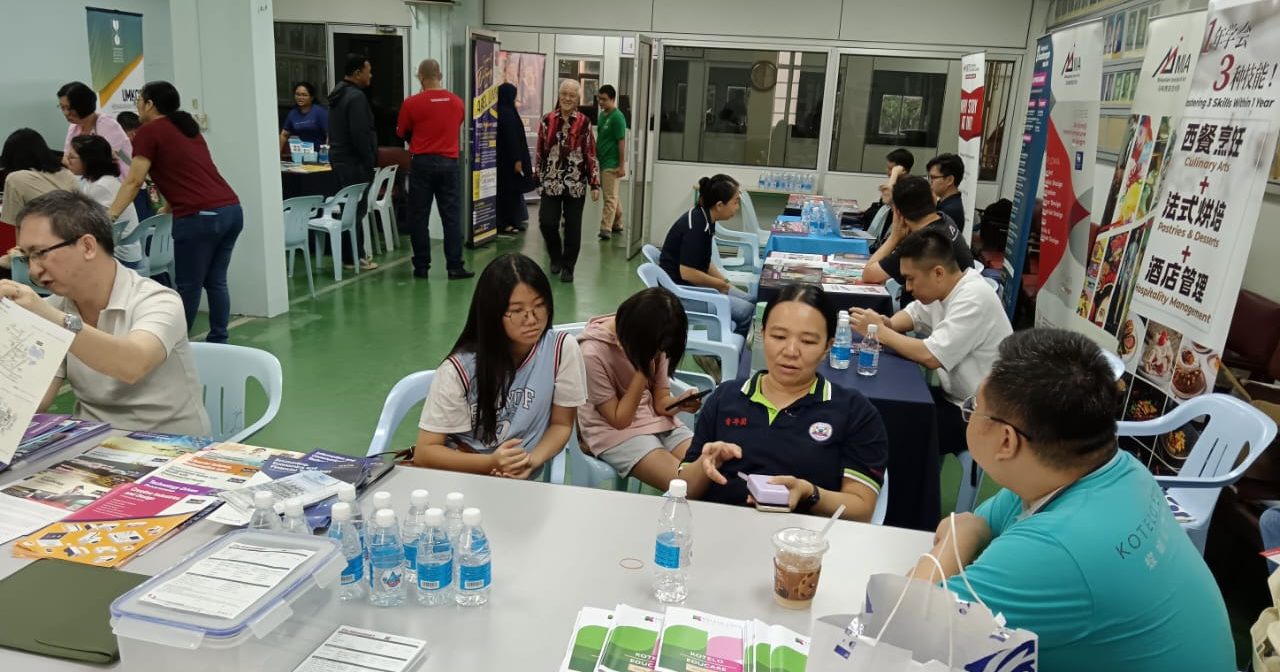 丹海南会馆办升学咨询日助毕业生规划未来