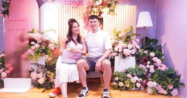 刘雨柔结婚了! 挺8月孕肚点头嫁男友