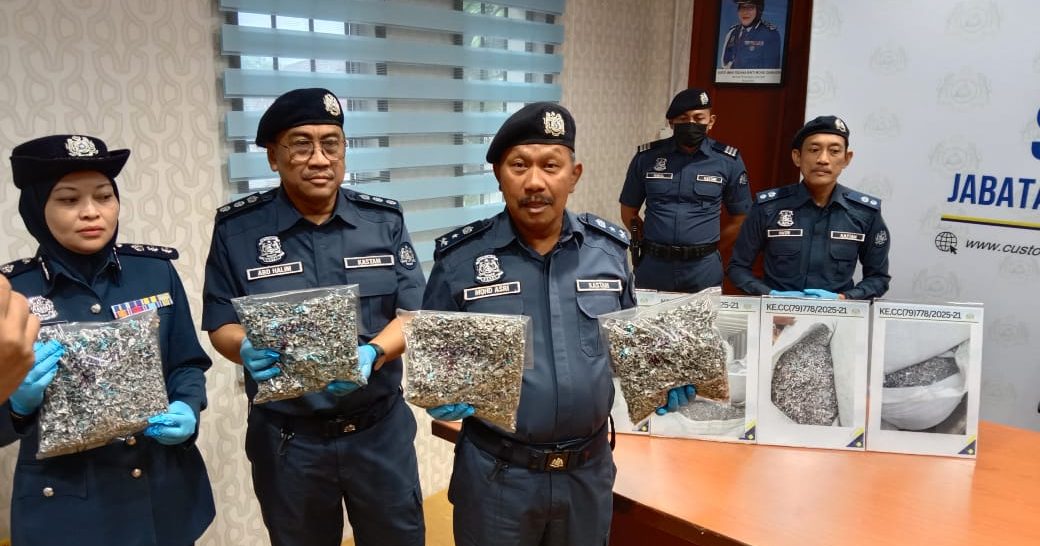 彭关税局巴生北港破获电子垃圾金属废料货柜