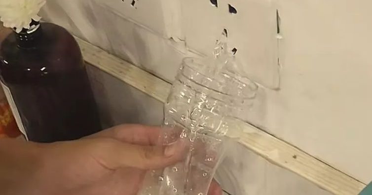 【视频】成都暴雨“逼哭”插座 网友:电都情绪化了!