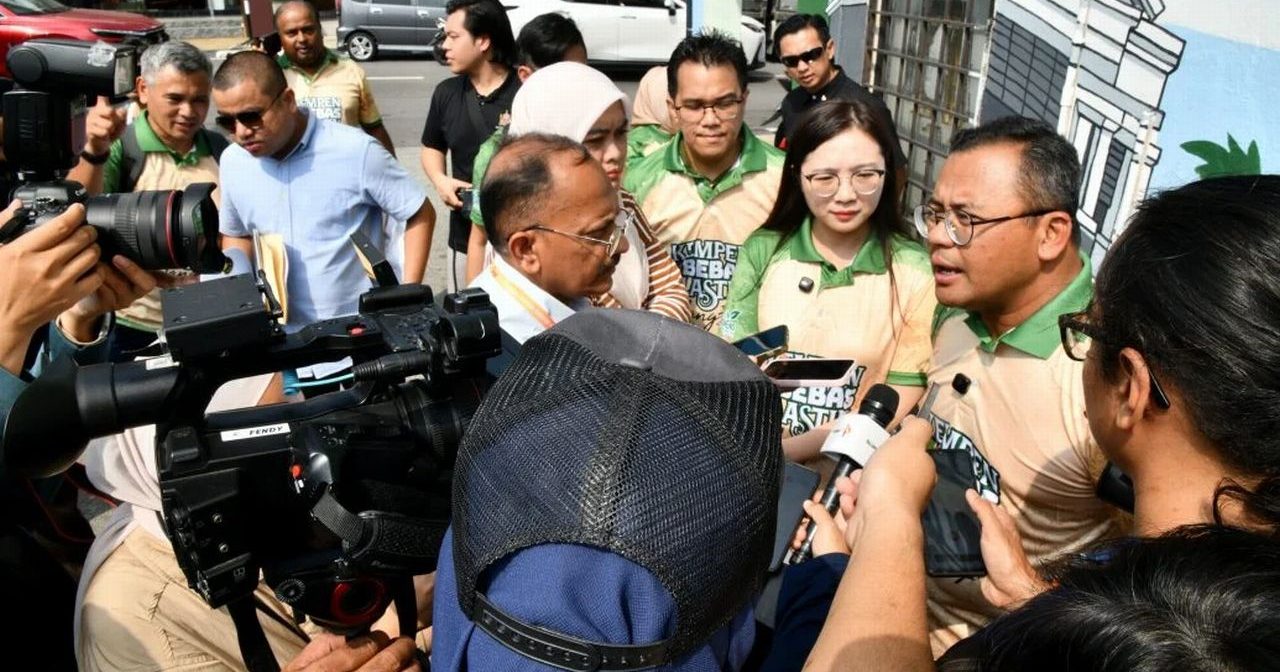 雪大臣吁先了解气爆原委 “别在议会提傻问题”