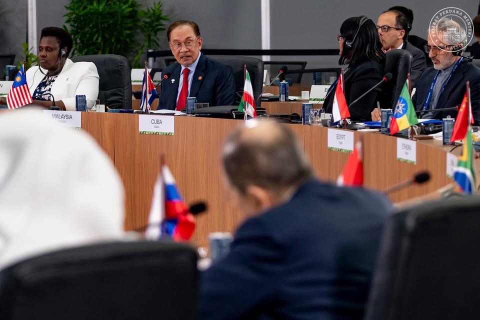 安华出席金砖国家(BRICS)领导人峰会首日会议
