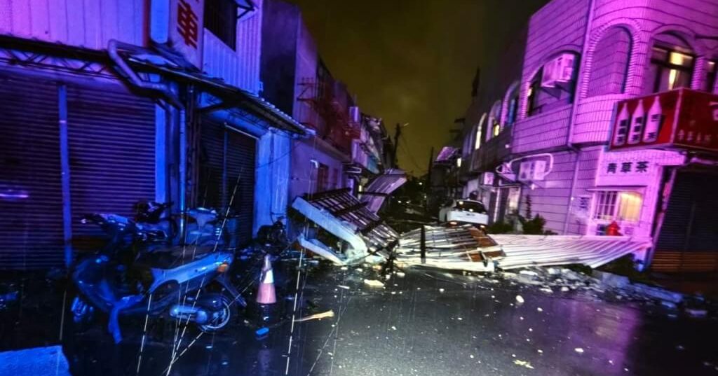 120年首个登陆嘉义台风 “丹娜丝”破坏多处建筑