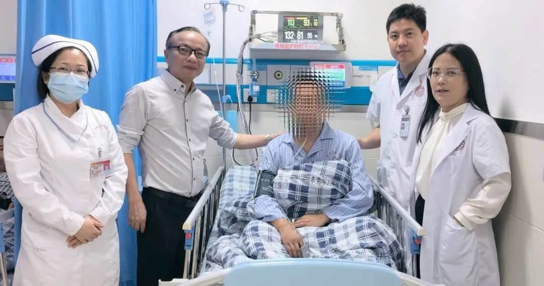 工人发病无钱拒动手术 仁医自掏腰包救人