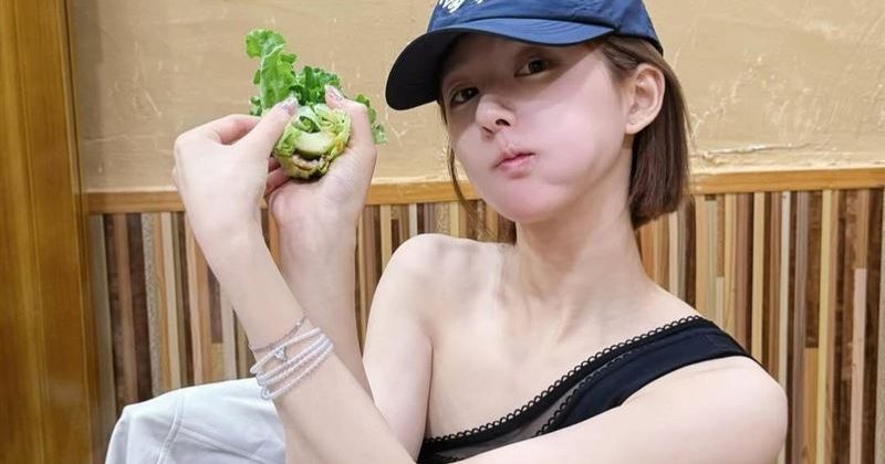 赵露思社媒一认证消失遭疑解约 经纪公司回应了