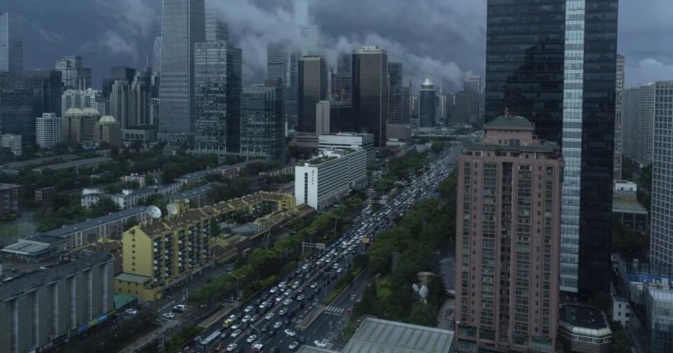 特朗普自称曾威胁习近平 “中国若攻台就炸北京”