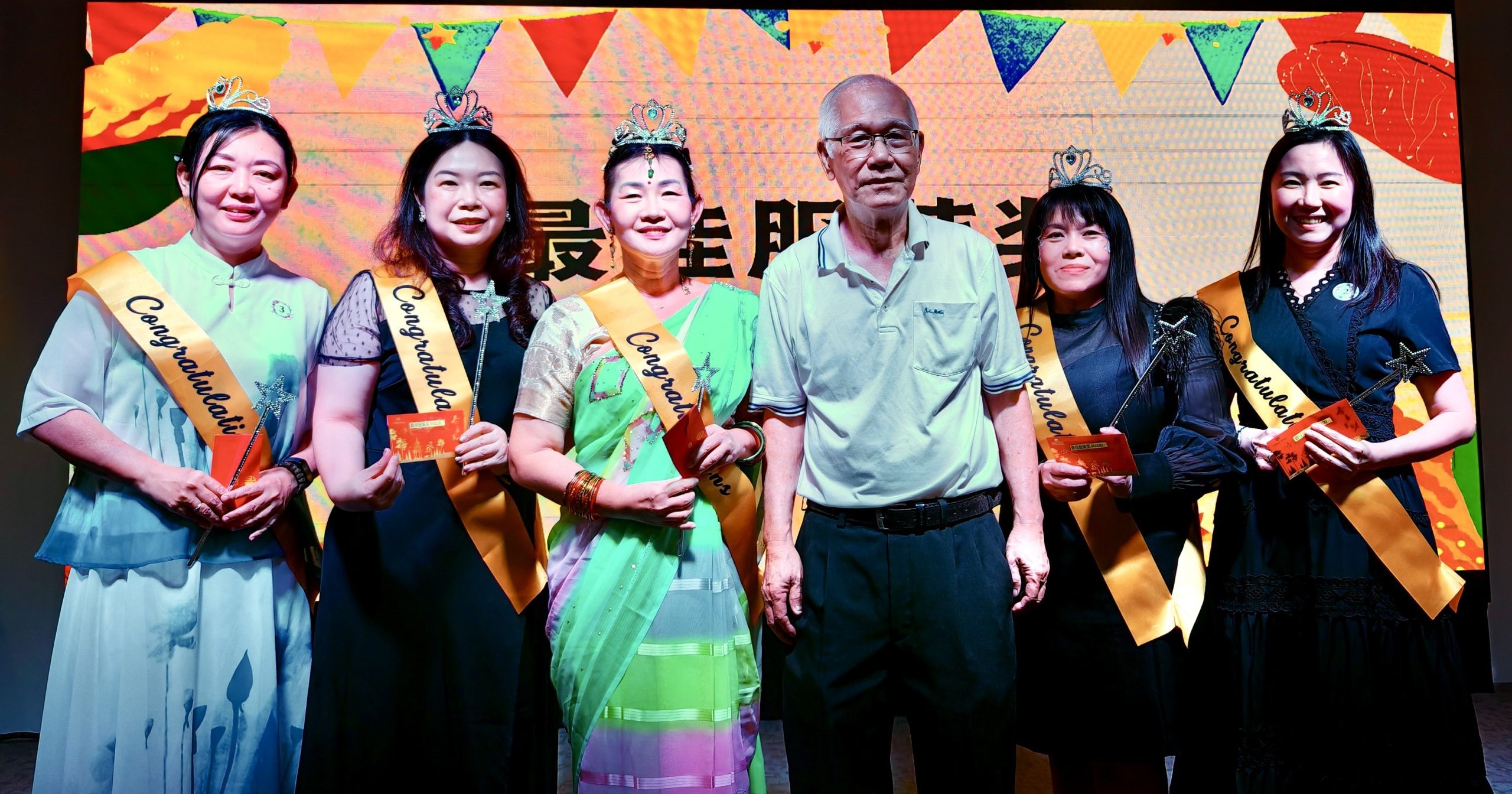 燕美华小宴庆教师节  刘磐石：学生的引路人 