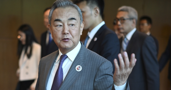 王毅：不获认同  “美国凭信征重税是单边霸凌”