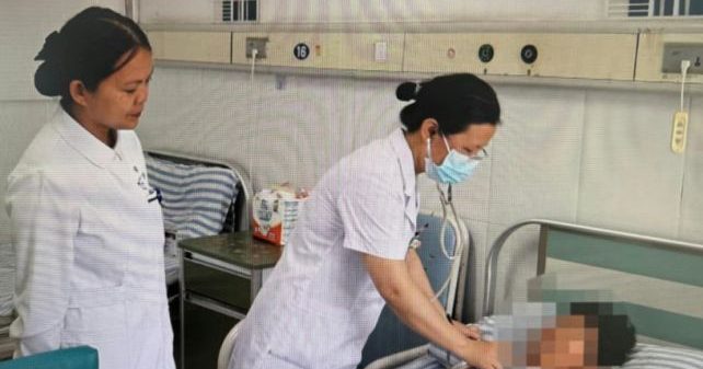 祖母爱亲吻孙子 8岁男童感染急性病毒