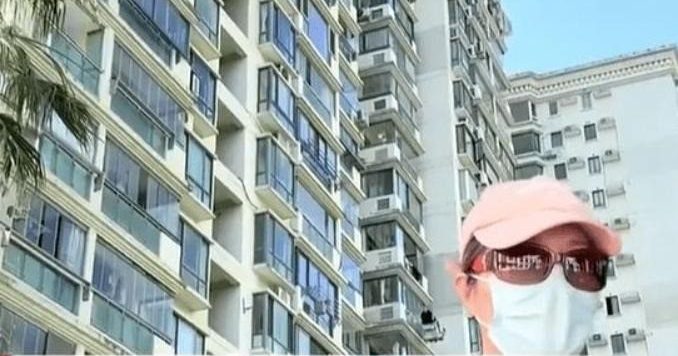 女子出动“假父母”过户 侵吞双亲590万元房产