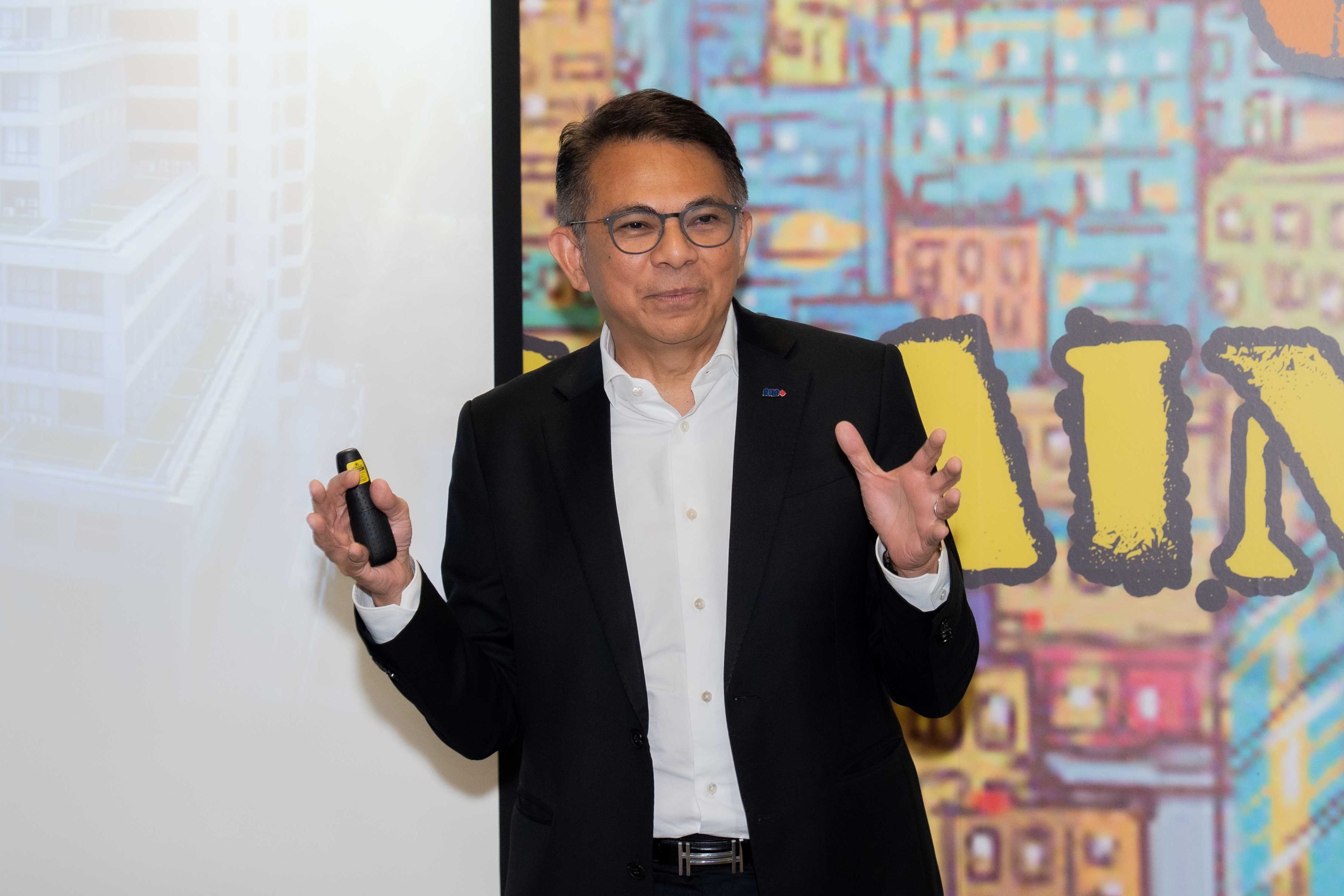 兴业银行董事经理莫哈末拉昔