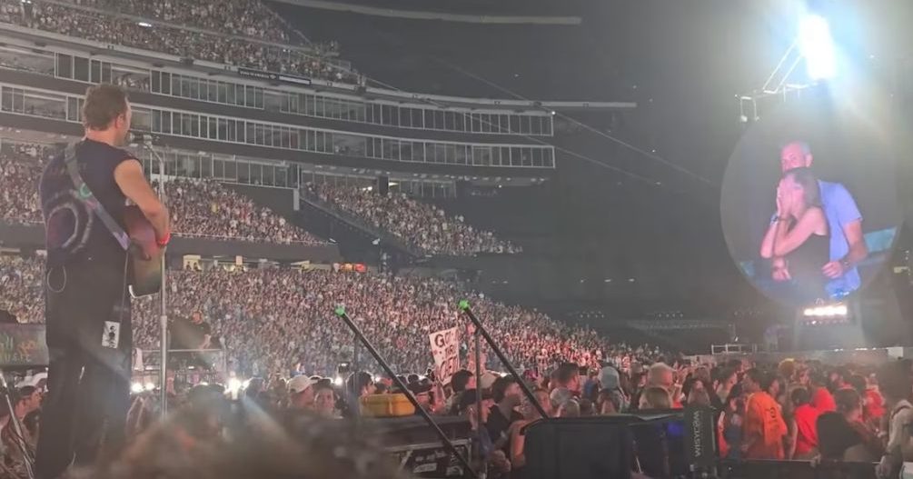 Coldplay演唱会全球捉奸! 高层不伦男女传停职