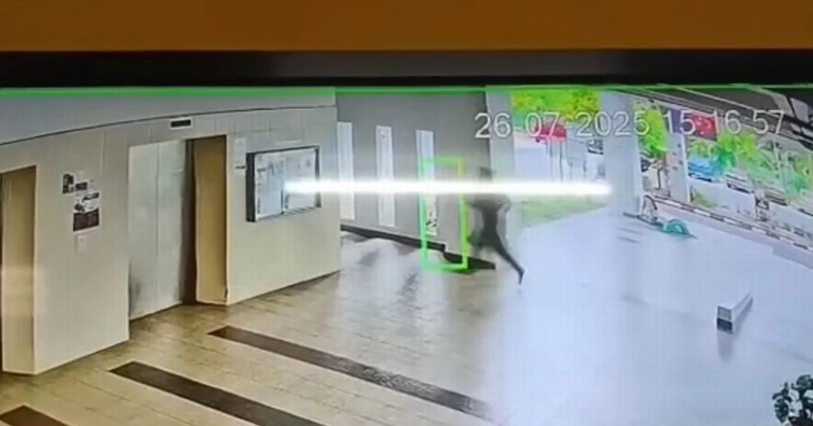 女童组屋楼下遭铁锤敲头 警捕吸毒男助查