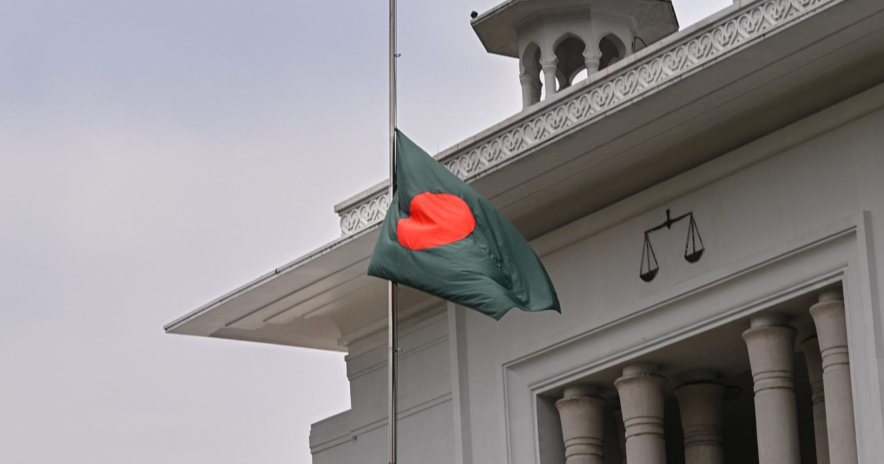 歼7坠毁学校增至31死 孟加拉降半旗全国哀悼
