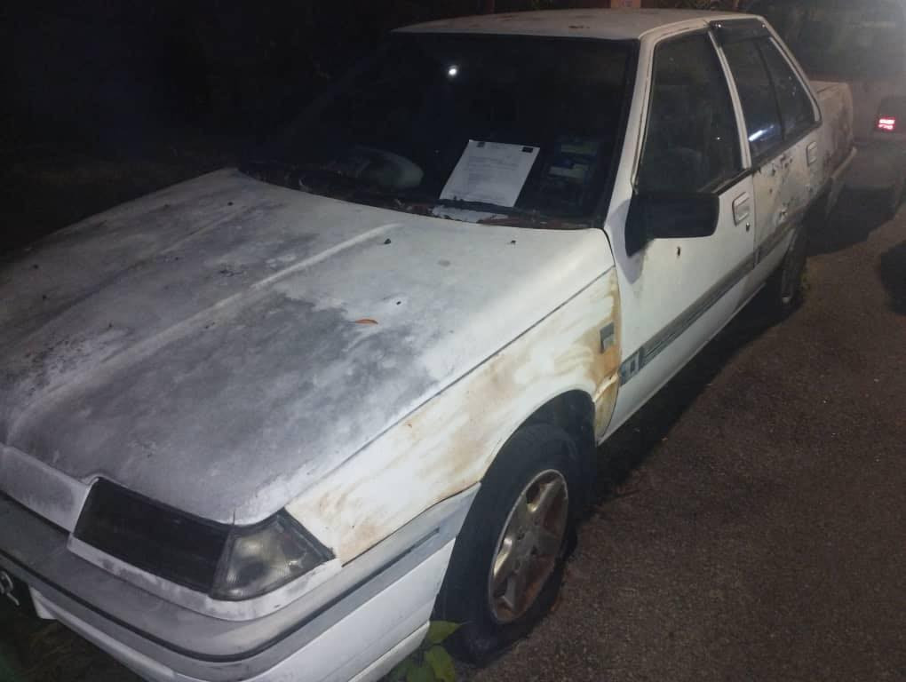 槟岛市政厅到锡马路展开调查,并对有关车辆发出通知书。