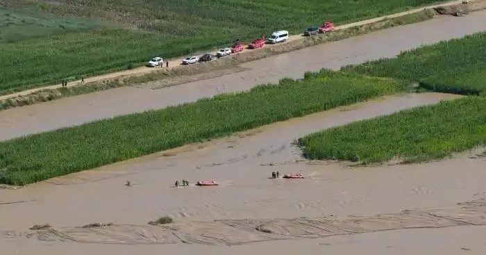 山西洪水冲走巴士10人罹难 中国华北洪灾增至50死
