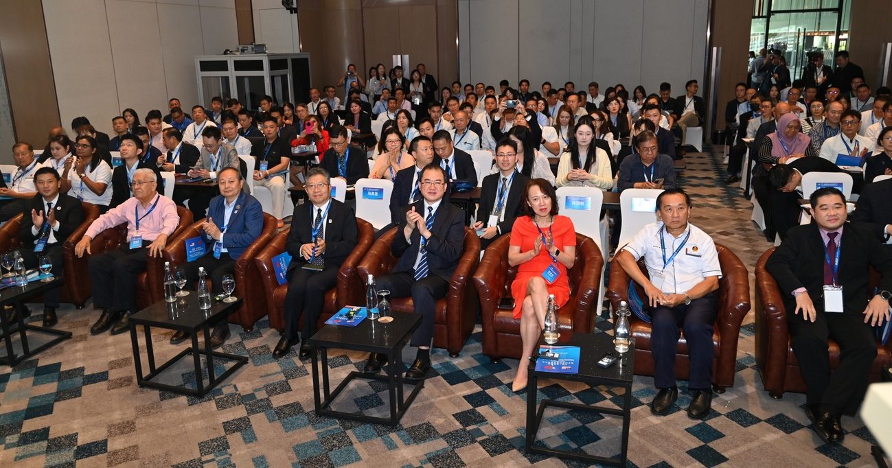 电子投资合作趋紧密 马中机电贸易增12%