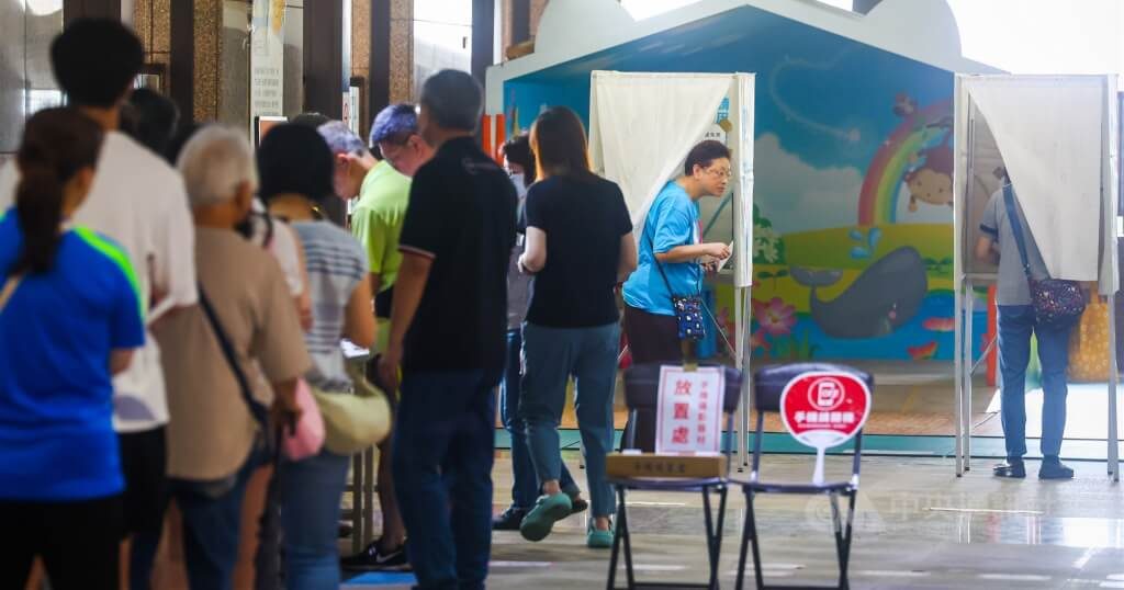 台湾大罢免开始投票 决定24蓝委和高虹安命运