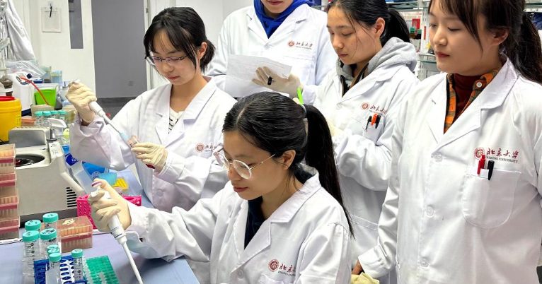 中国创新药大爆发 全球绝症患者福音