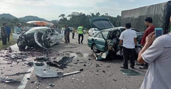 全国每年发生超过50万宗交通事故。