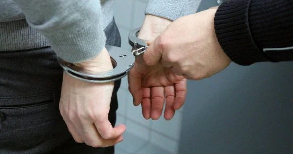 南利建议提供奖励 鼓励公仆揭贪舞弊