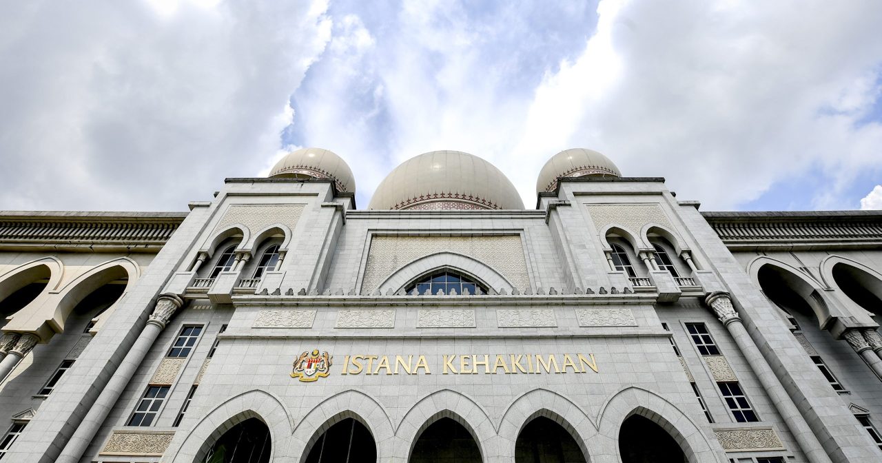 消息:联邦法官娜丽妮续任半年