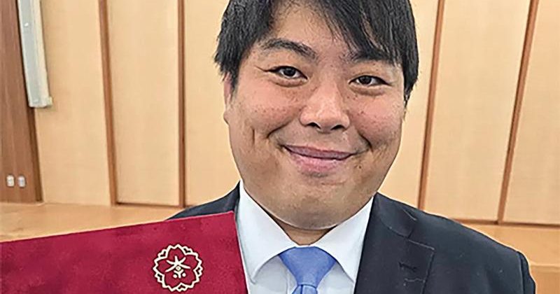 炒作恐华日本网红 当选市议员引争议