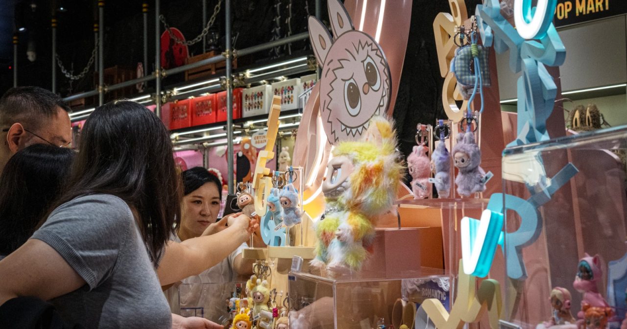 新品开卖瞬间售罄 泡泡玛特Labubu又火了