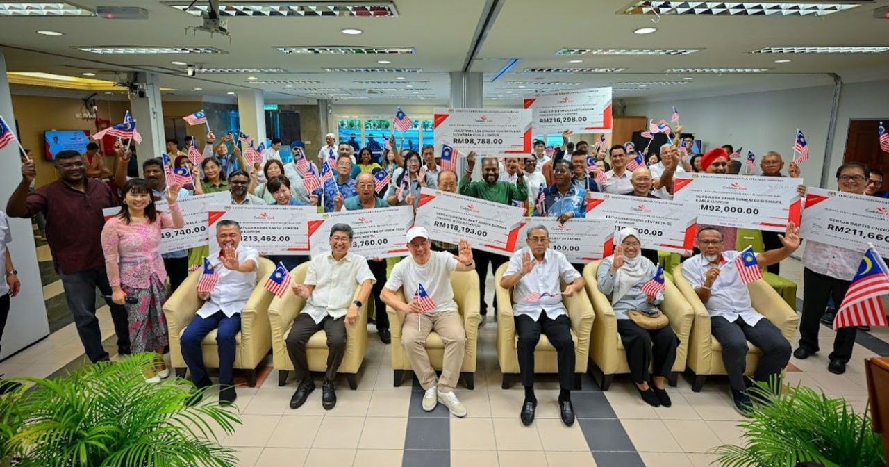 倪可敏率团访直辖区 逾6千万拨117项基建工程