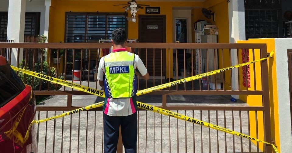 市议会展开执法行动 民宅拖欠门牌税被封屋