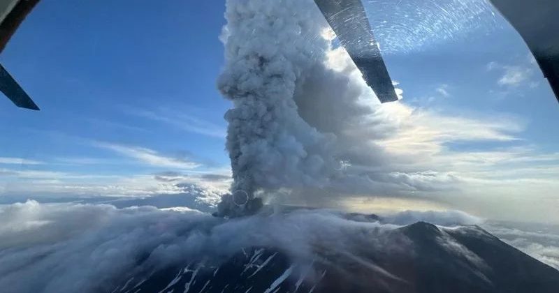 【视频】俄罗斯火山600年来首喷发! 火山灰窜6千公尺画面曝