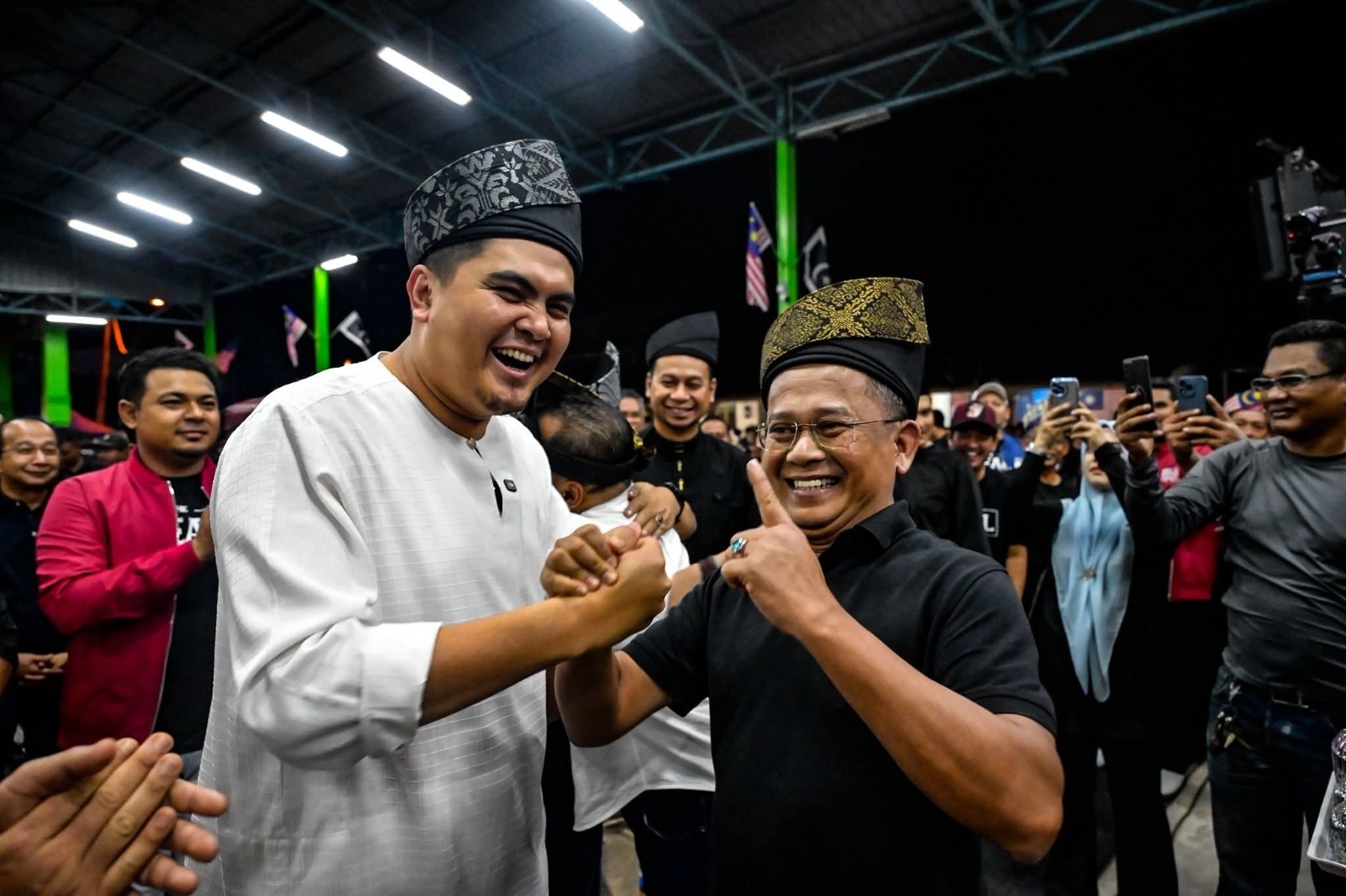 阿克马获得登嘉楼巫青团代表打气