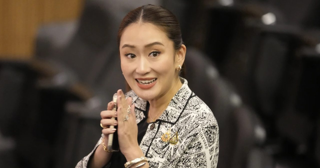 佩通坦向泰国宪法法院提交违宪案辩护材料