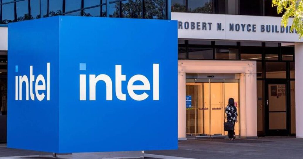 是否分拆芯片代工业务 美媒爆料英特尔内讧