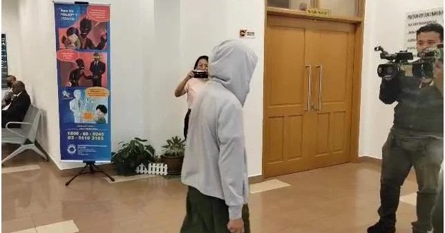 涉嫌梯间围殴同学 2中学生保释候审
