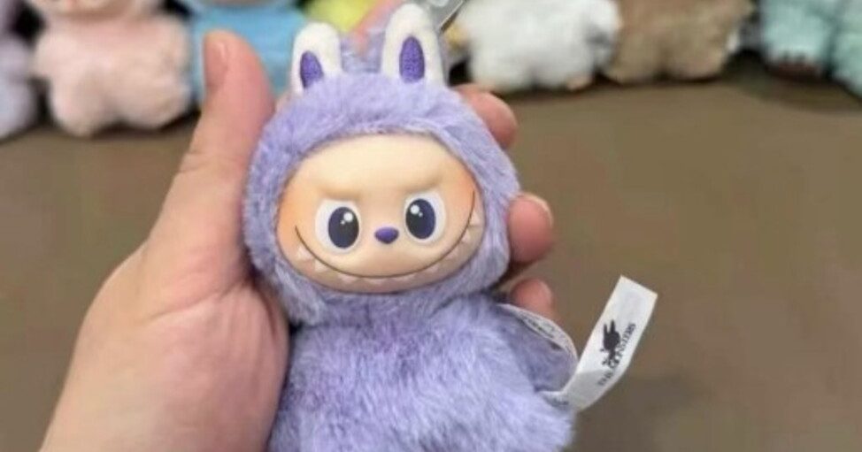 迷你Labubu引爆抢购潮 开售秒空二手价1480元
