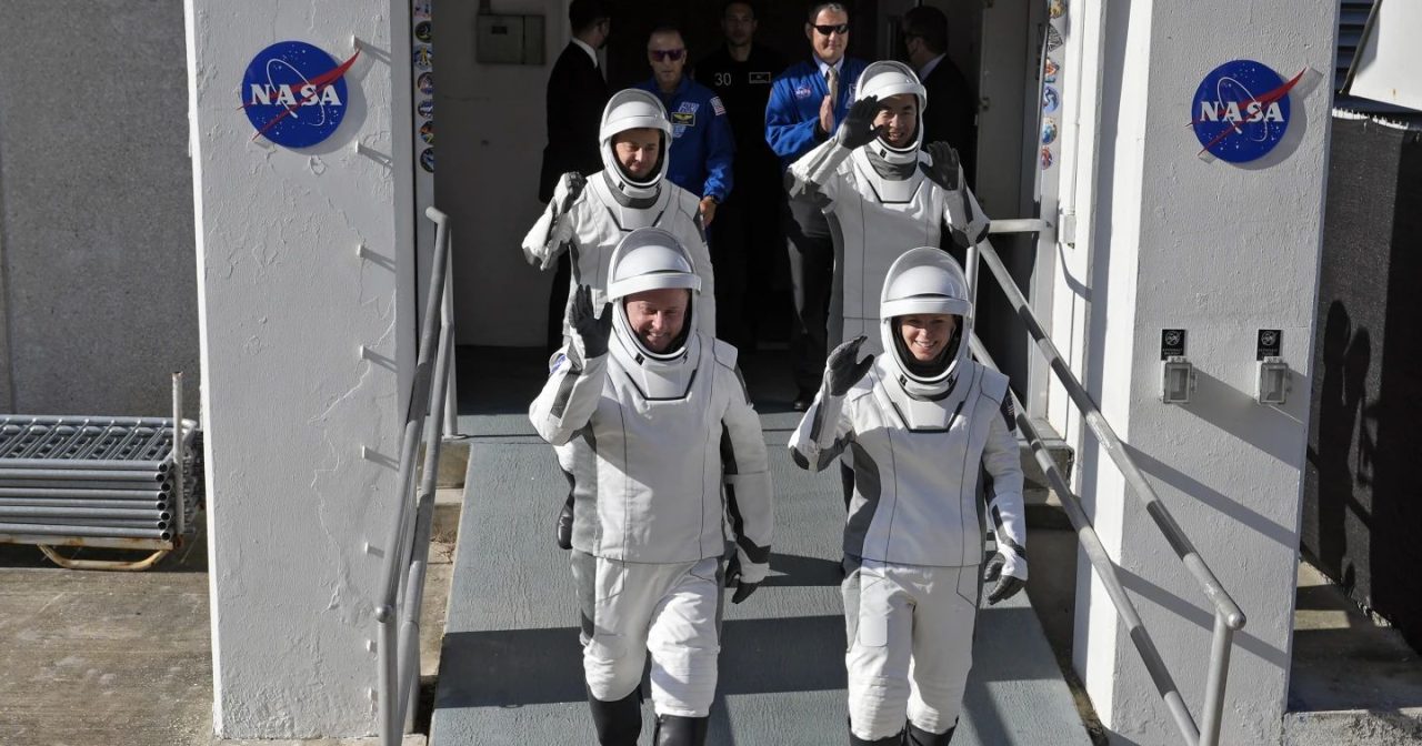 星际飞机飞不了 太空人搭SpaceX到太空站