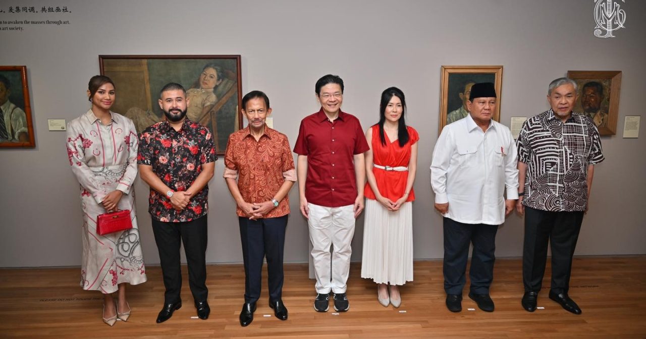 柔佛摄政王携王储妃出席新加坡国庆庆典