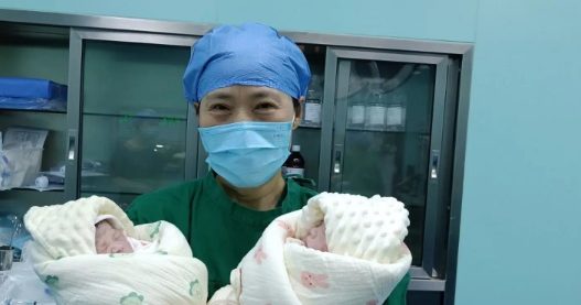 行医数十载 中国医生疑被网暴后轻生