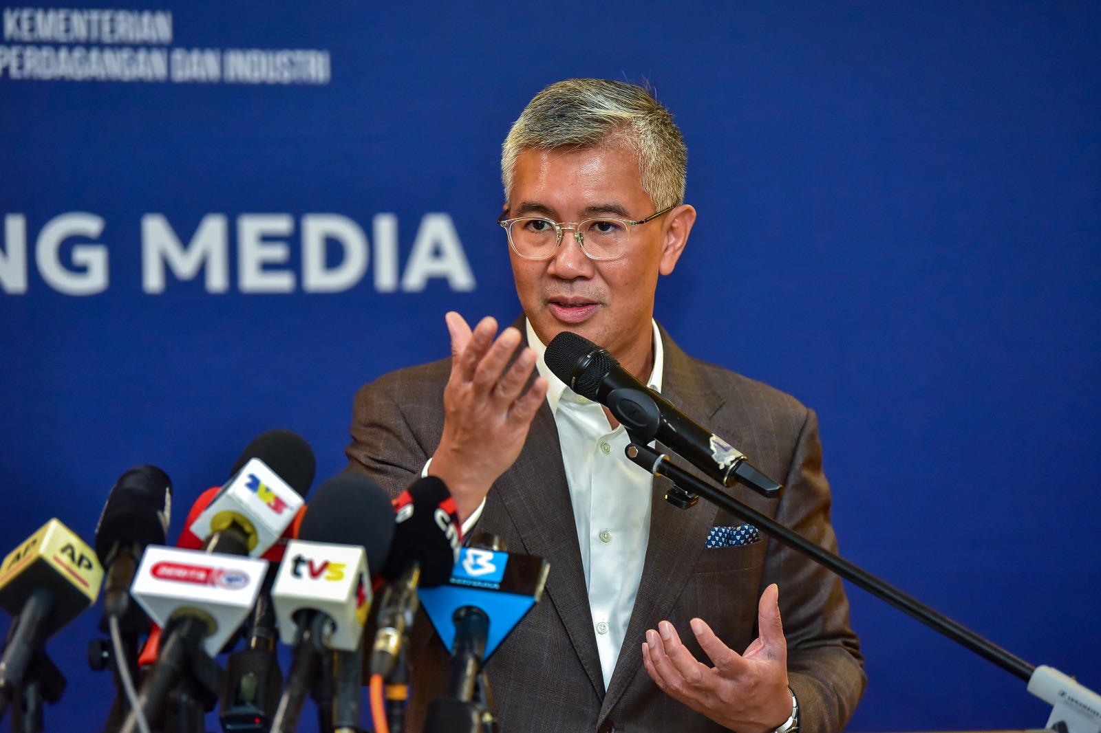 投贸部长东姑扎夫鲁 tengku zafrul