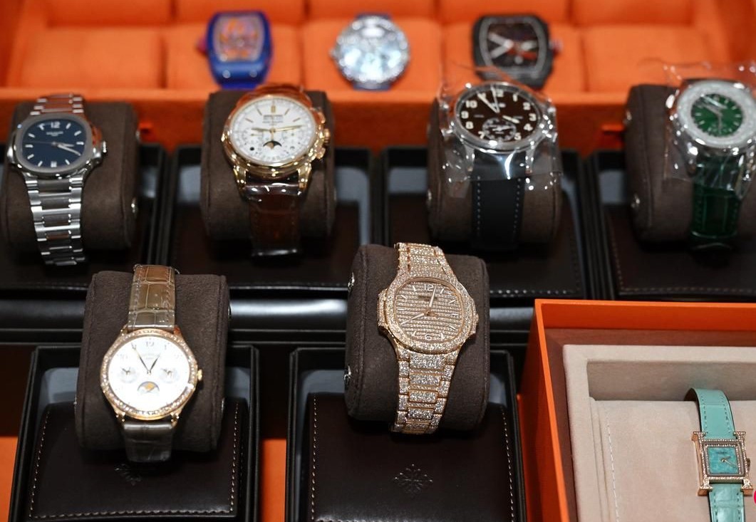 30亿洗钱案非现金资产包括多只名表。