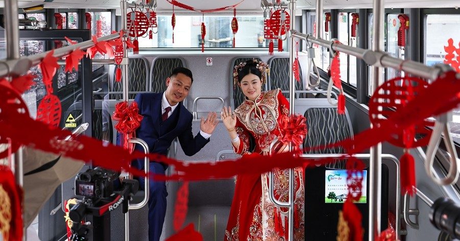 中国多举措鼓励结婚 上半年登记对数回升