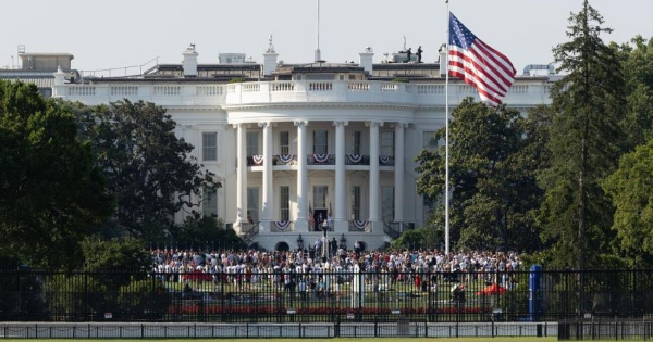 白宫称将裁员逾万人 法官紧急下令喊卡